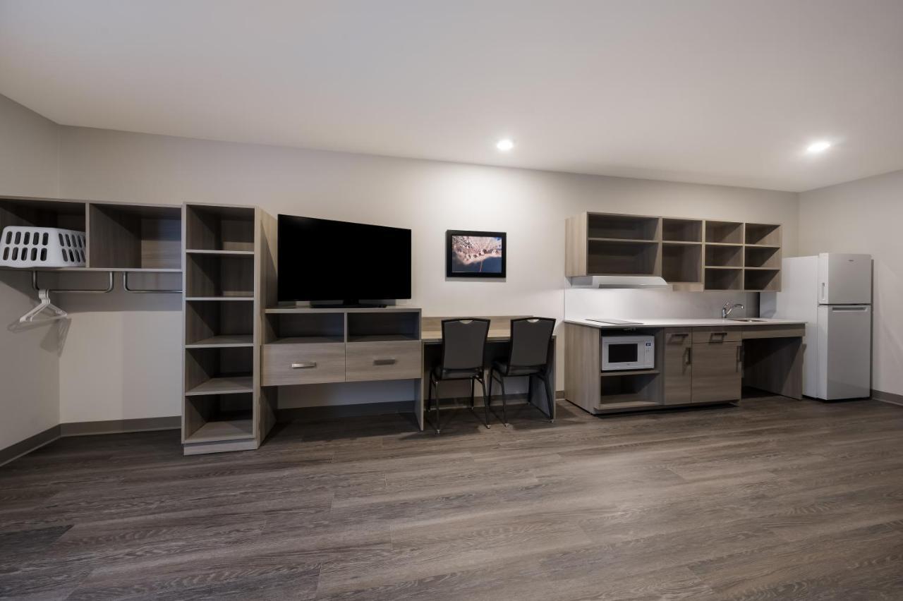 Woodspring Suites East Lansing - University Area エクステリア 写真